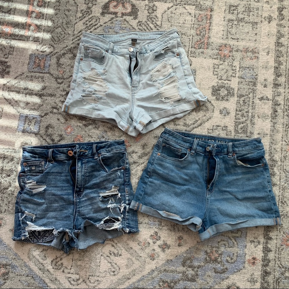 3 pairs American Eagle shorts